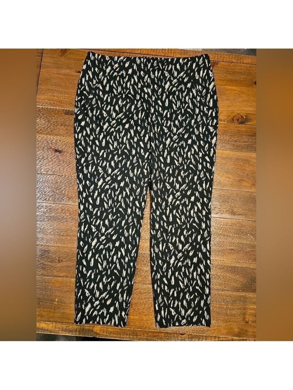 CHICO'S WOMEN'S FABULOUSLY SLIMMING BLACK & GOLD PULL-ON ANKLE PANTS SIZE LARGE
